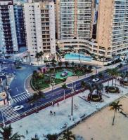 Vista cinematográfica 24º andar, frente total mar na Guilhermina, 2 quartos, condomínio com lazer total, enxoval, ar condicionado, churrasqueira, Wi-fi, Netflix, piscinas, saunas, academia, 2 vagas e portaria 24 horas, 15 Off no App - Ferienwohnung Praia Grande