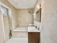 T3 centre-ville et terrasse - Bed and Breakfast Bonneville