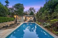 Poolside 3BR Coastal Retreat in Avalon Beach - B&B Whale Beach
