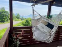 New! Lake and Mountain View Hammock House Up to 6 People - B&B