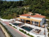 Aquanera Villas - Sunrise View Retreat with Private Pool- 5 minutes from the beach- By Villa Mana Gers - B&B