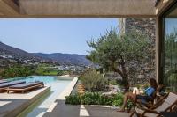Villa Zoe - Elounda Chic Living & Bay Views by etouri - Bed and Breakfast Agios Nikolaos