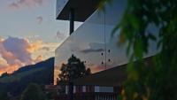 Enjoy Dolomites Apartment - Bed and Breakfast Toblach