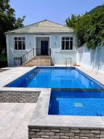 Central House with Heated Family Friendly Pool and Mountain View - B&B Gabala