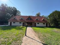 Sziget Apartmanház - B&B Baja