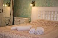 Deluxe Double Room with Side Sea View