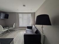 City Vibes Chic 1BR Flat with Style and Comfort - Ferienwohnung Watford