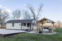 Hillenbrand Hideaway - Bed and Breakfast Jasonville