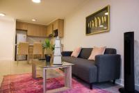 Central 1BR Gem Walk to Metro & More - B&B Santiago de Chile