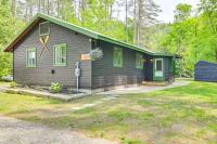 Riverfront Cabin w/ Hot Tub in Schroon Lake! - B&B Schroon Lake