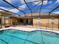652- Spacious 5-Bedroom Villa with Pool, Spa & Scenic Lake Views - B&B Davenport