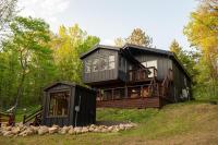 Driftless Cabin - Sauna, Firepit, BBQ - Chambres d’hôtes De Soto