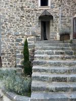 Maisonnette typique de village - B&B
