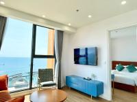 One-Bedroom Apartment with Balcony