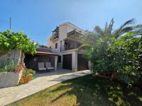 DAMIR Studio apartment with terrace in garden - B&B Crikvenica