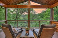 A Little Bit of Heaven Swim in the creek soak in the hot tub and relax in comfort - Bed and Breakfast Copperhill