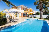 CoolHouses Algarve Luz, 2 Bed semi detached villa, Jardim das Palmeiras condominium, Villa A - Bed and Breakfast Mato Porcas