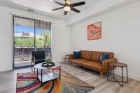 CozySuites Glendale - Westgate w pool 15 - B&B Glendale