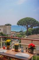 Cannes Sea View, by Beach, Private Room in Shared 3-Bedroom Apartment, Private Bathroom & Balcony Chambre, salle de bain privative & balcon, chez l'habitant - B&B
