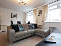 Pretty Apartment Close to Seafront Pass The Keys - Bed and Breakfast Portsmouth