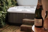 North Laine Townhouse with Jacuzzi Hot Tub - Chambres d'hôtes Brighton