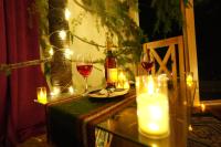 Thecozynest Jacuzzi treehouse - Bed and Breakfast Jābo