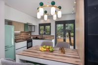 Glafkos house with pool near the beach - B&B Tértsa