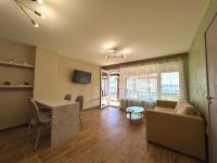 Appartamento con 1 Camera da Letto, Balcone e Vista Mare