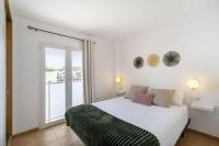 One bedroom apartment with terrace (second floor)
