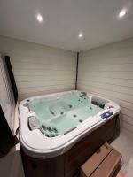 Suite with Hot Tub