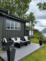 Koselig hytte i sjøkanten - B&B Ålesund