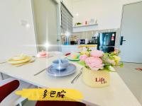 amber cove 5pax color house melaka near encore melaka - B&B Malacca