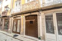Historic Birthplace Loft by House and People - Chambres d’hôtes Guimarães