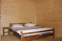 Dreibettzimmer mit Bad