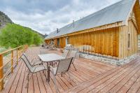 Creekside Cabin w/ Deck & Views in Panguitch! - Chambres d'hôtes Circleville