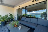 Luxury Sea View 2BR Apt - Balcony & Free Parking - B&B Volos