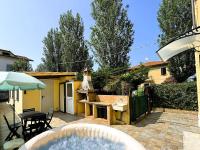 Nadia House - a stone's throw from the sea! - B&B Fano