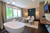 Deluxe Double Room with Side Sea View