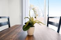 Waterfront 3BR House and Sleeps 8, Close to Canal and Family Friendly - B&B Welland