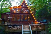 Lakefront Innsbrook Chalet Hot Tub and Fire Pit! - B&B Wright City