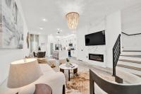 Modern Gated Townhome 5 Mins to NRG & Med Center - B&B Houston