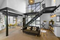 Townhouse In The City With Parking and Courtyard - Bed and Breakfast Christchurch