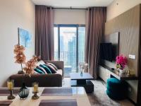 One-Bedroom Apartment with View