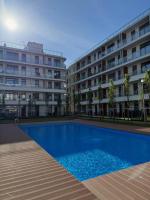 Apartament ZŁOTY Ku Morzu, 150 m od plaży USTRONIE MORSKIE, podgrzewany basen, prywatny parking, klimatyzacja, duży balkon - Chambres d'hôtes Sianożęty