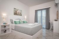 Deluxe One-Bedroom Apartment