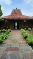 Peaceful Villa with Spacious Lush Garden - Ferienwohnung Jakarta