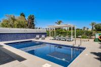Villa Zina by Ezoria Villas - B&B Meneou