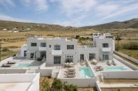 Naxos Finest Villa with Private Pool and Hot Tub at MIKRI VIGLA, Naxos - B&B Mikrí Vígla