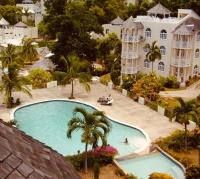 Tropical Escape Studio - 5 Min Walk to Ochi Beach & Nearby Hotspots - B&B Ocho Rios