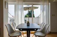 Appartamento con 2 Camere da Letto e Balcone